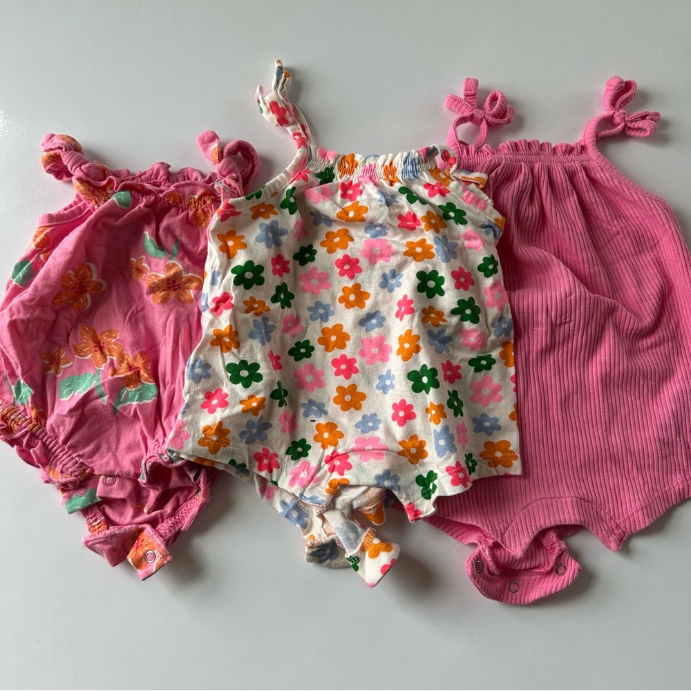 Three Old Navy Bubble Rompers Girls 0-3 months Pink Floral Ribbed Summer